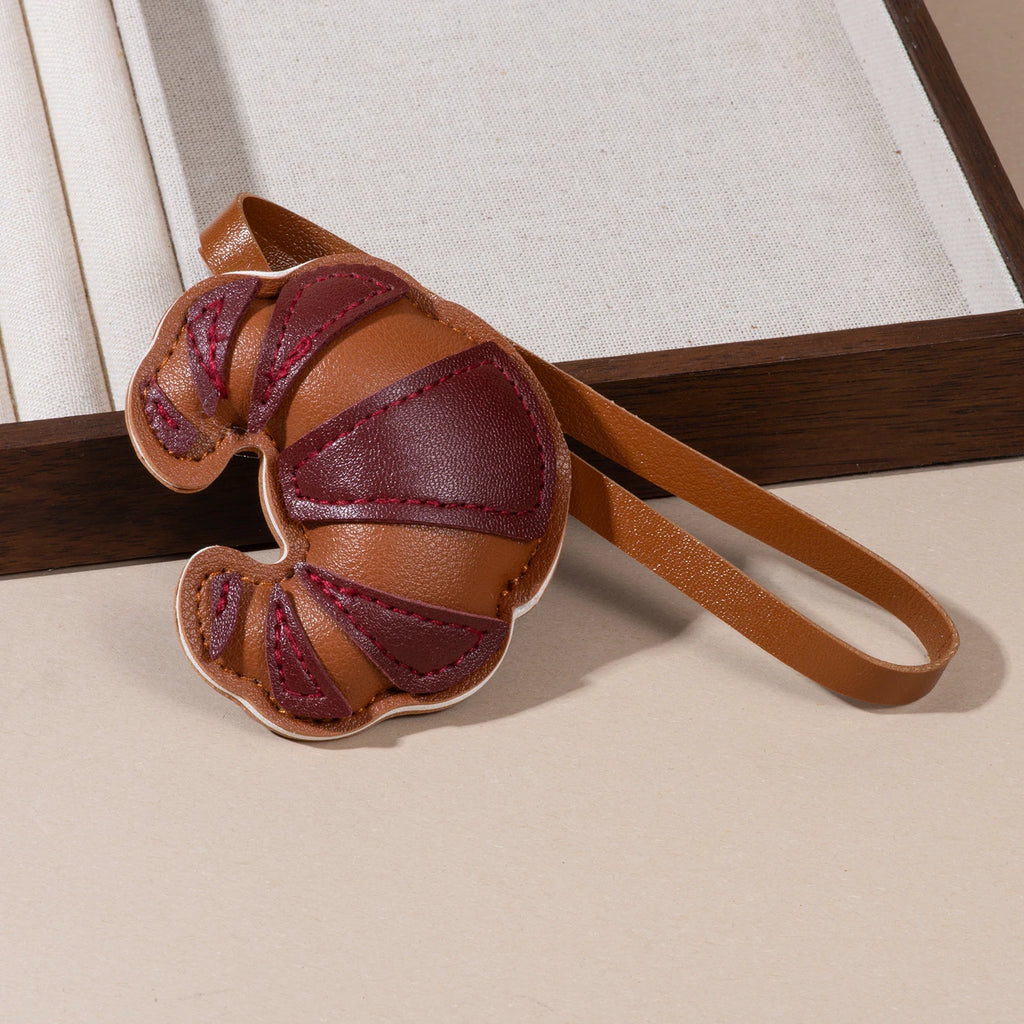 Le Croissant 🥐 - Bag Charm